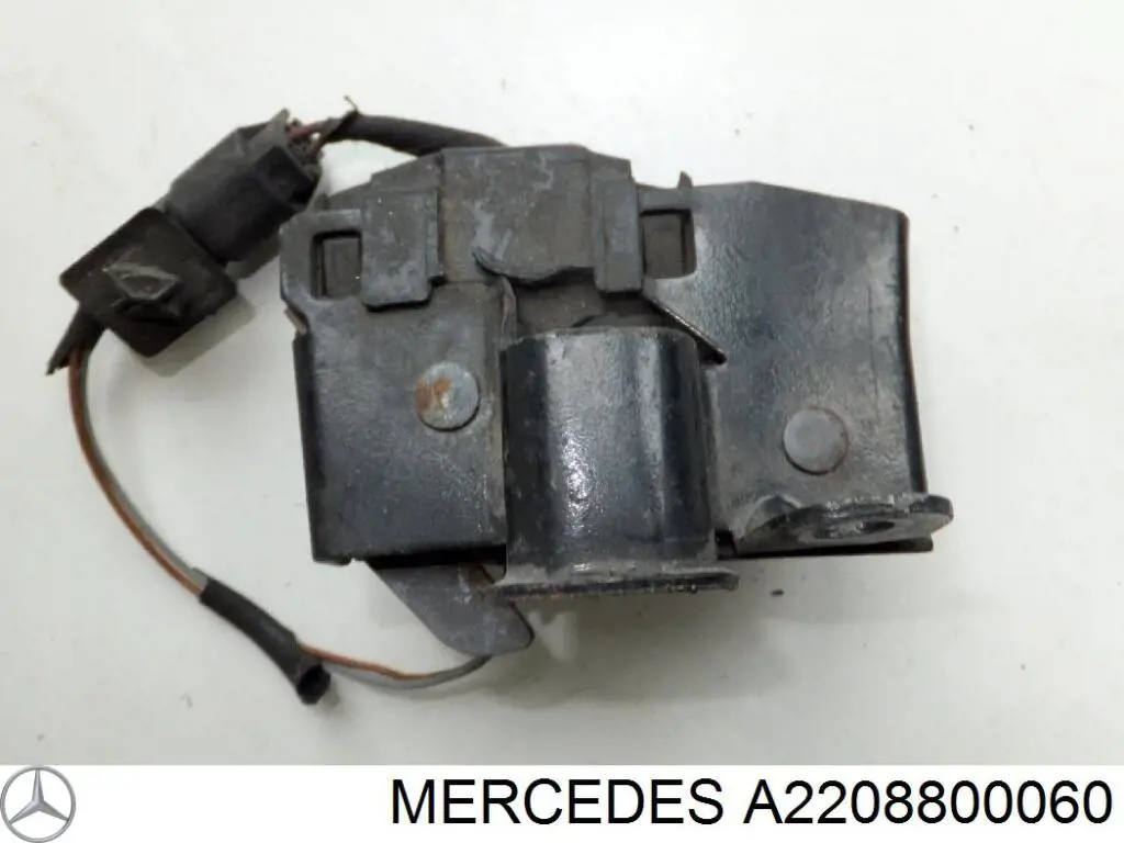 Замок капота Mercedes S седан (W220) (1998 - 2005) цена, от 4.97 USD