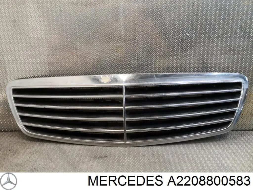 Купить 22088005839040 Mercedes Решетка радиатора