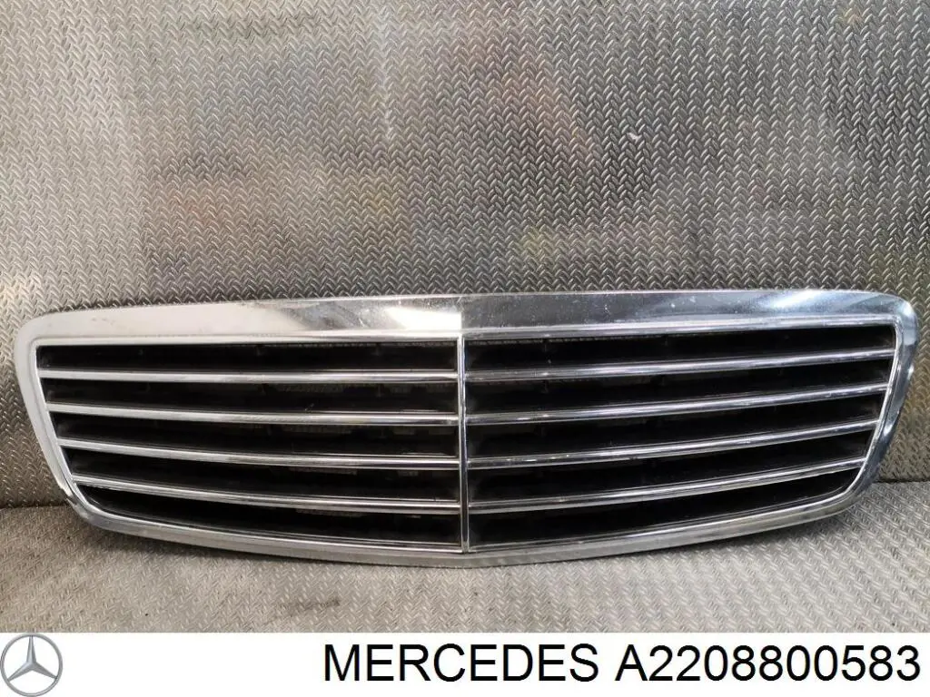 Решетка радиатора 22088005839040 Mercedes