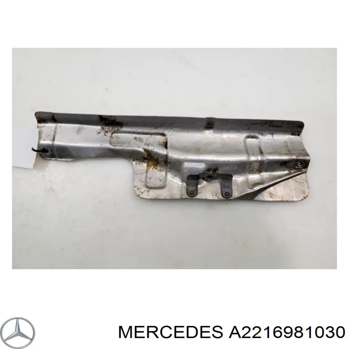 Лючок (дверца) бензобака Mercedes A2216981030 цена, от 11.29 USD