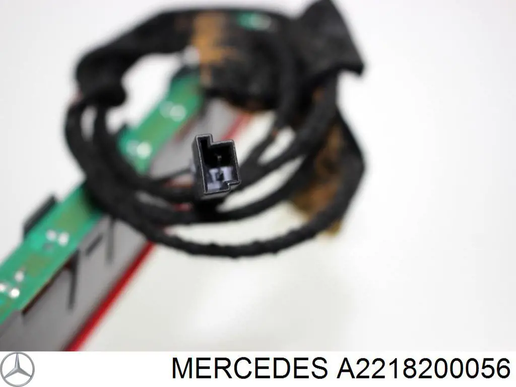 Купить A2218200056 Mercedes Стоп-сигнал заднего стекла