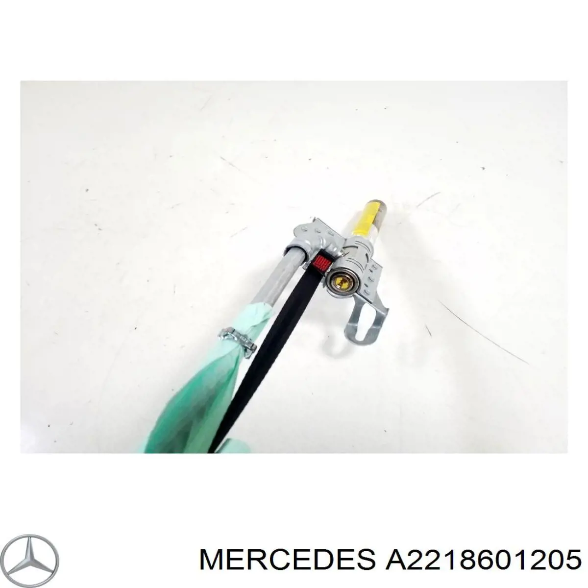 Шторка боковая, правая 2218601205 Mercedes