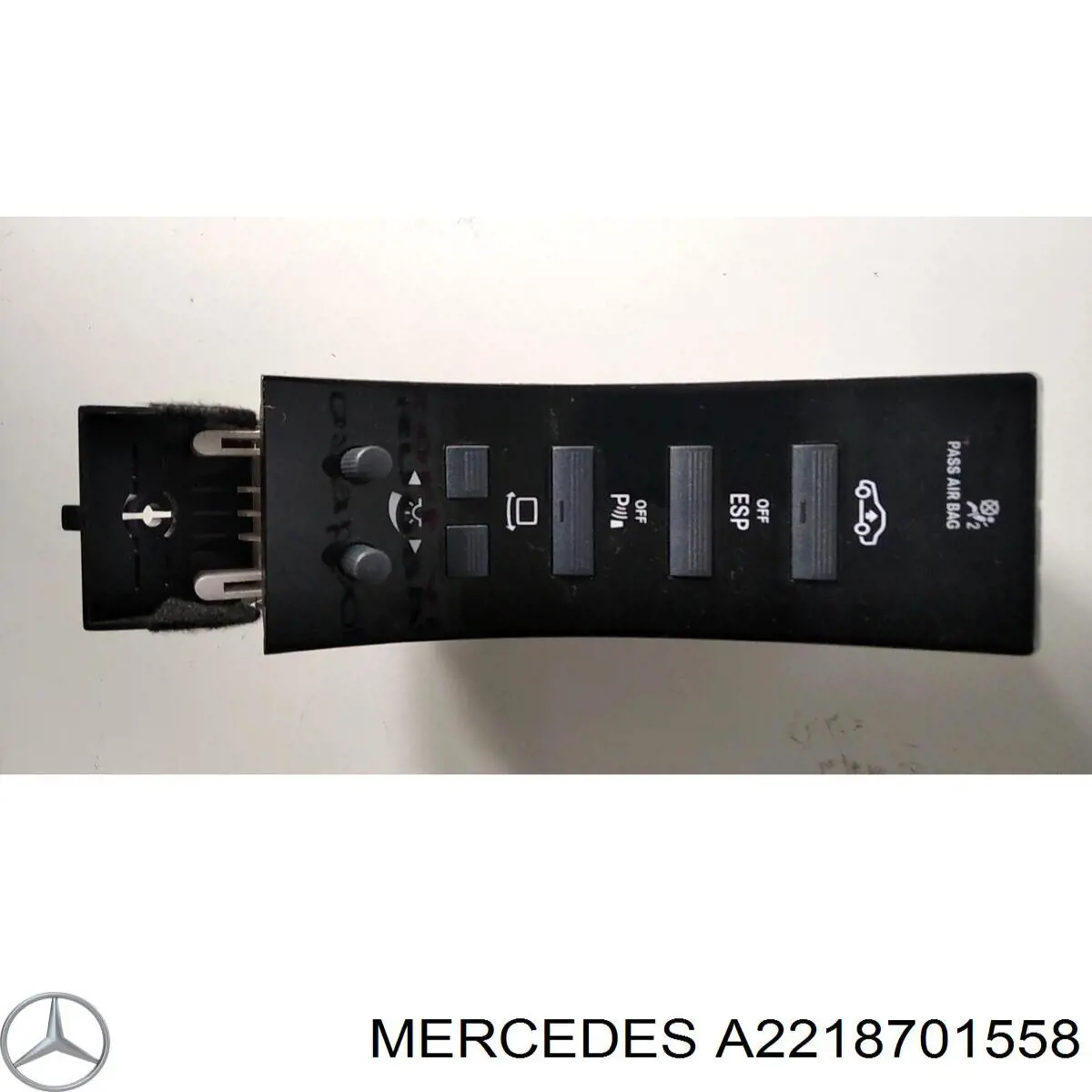Блок кнопок центральной консоли A2218701558 Mercedes