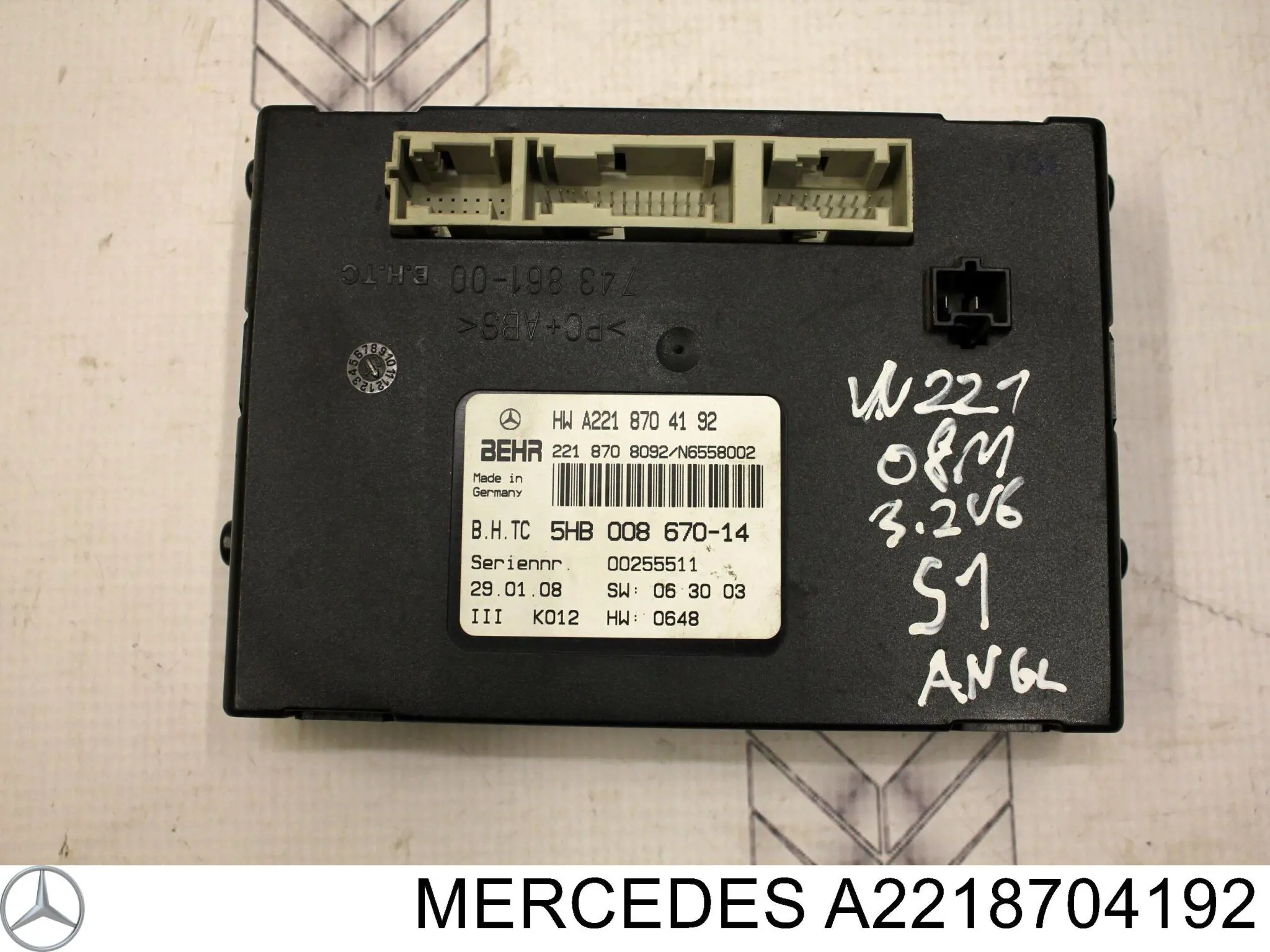 2218704192 Mercedes 