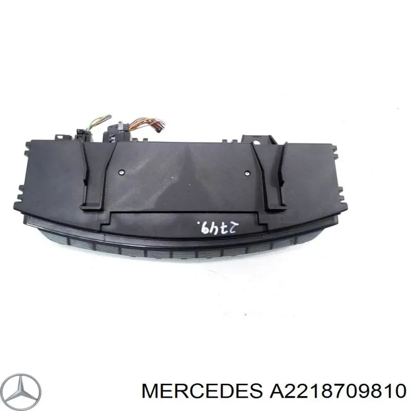 Блок кнопок центральной консоли A2218709810 Mercedes