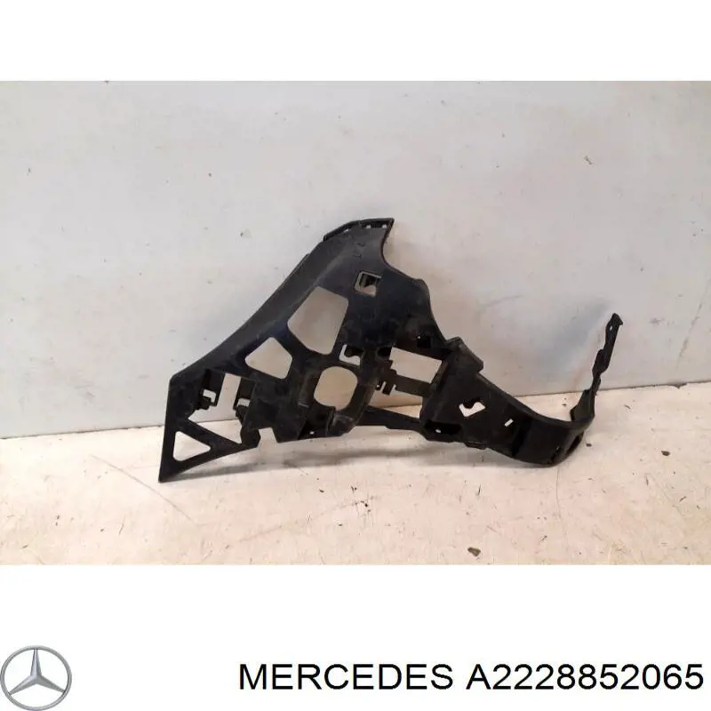 2228852065 Mercedes 