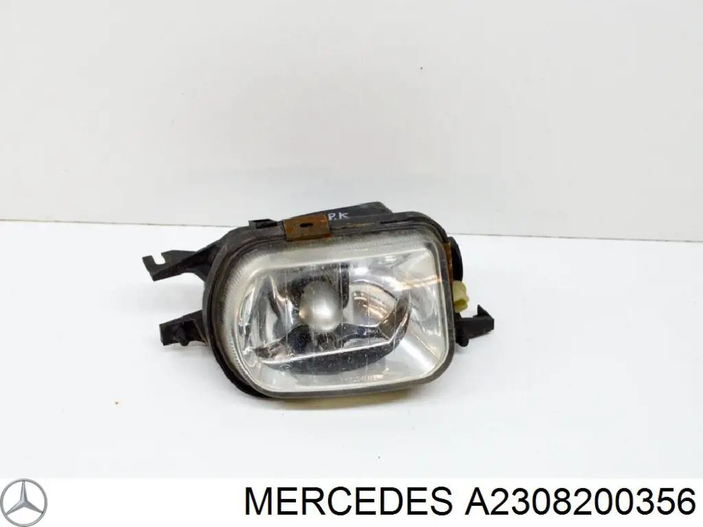 230820035664 Mercedes luzes de nevoeiro esquerdas