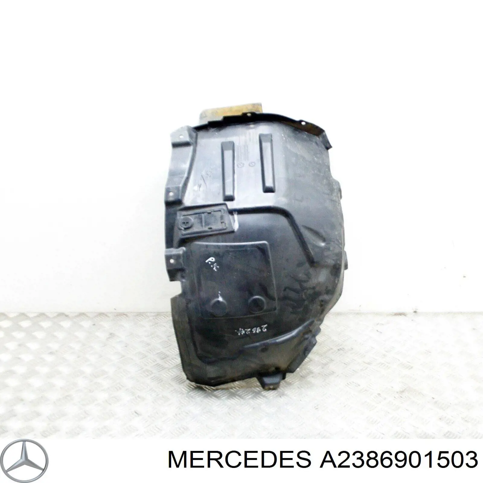 Подкрылок крыла переднего левый передний 2386901503 Mercedes