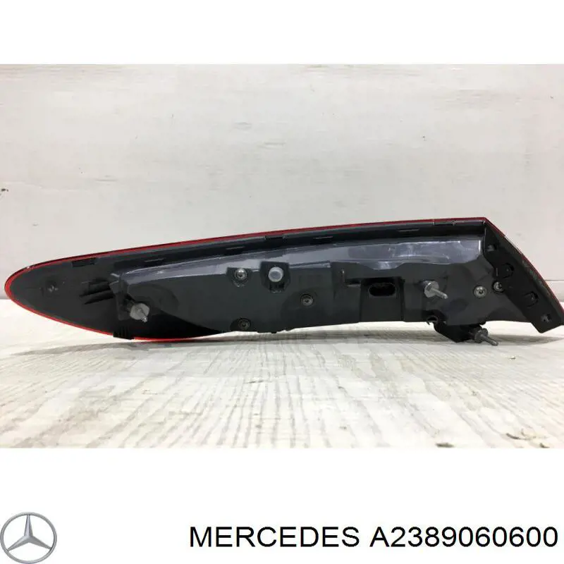 A2389060600 Mercedes Задний правый внешний фонарь