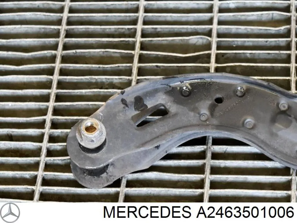 Рычаг задней подвески верхний A2463501006 Mercedes