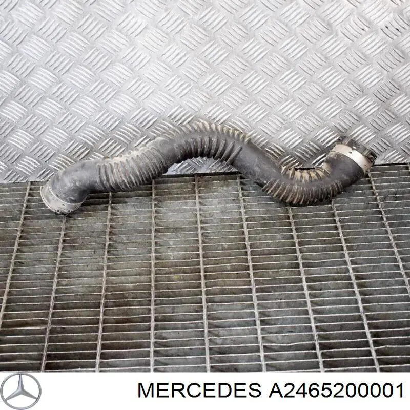 2465200001 Mercedes шланг (патрубок интеркуллера левый)