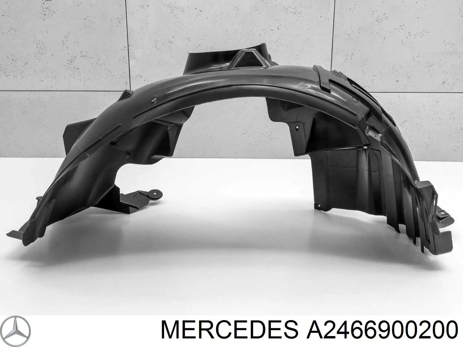 Подкрылок передний правый A2466900200 Mercedes