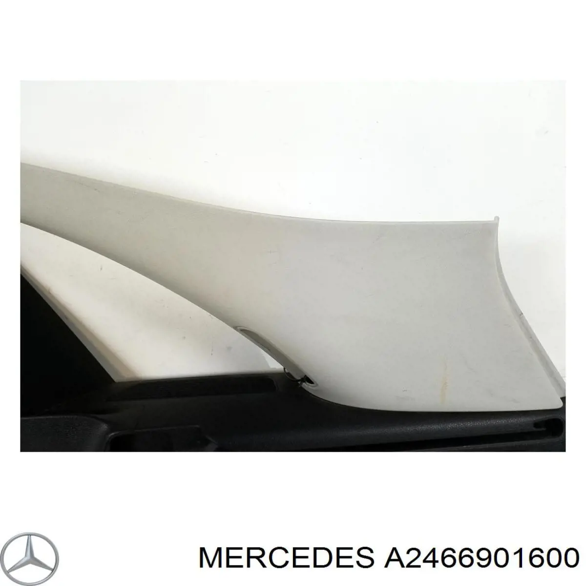Обшивка стойки кузова внутренняя задняя левая A2466901600 Mercedes