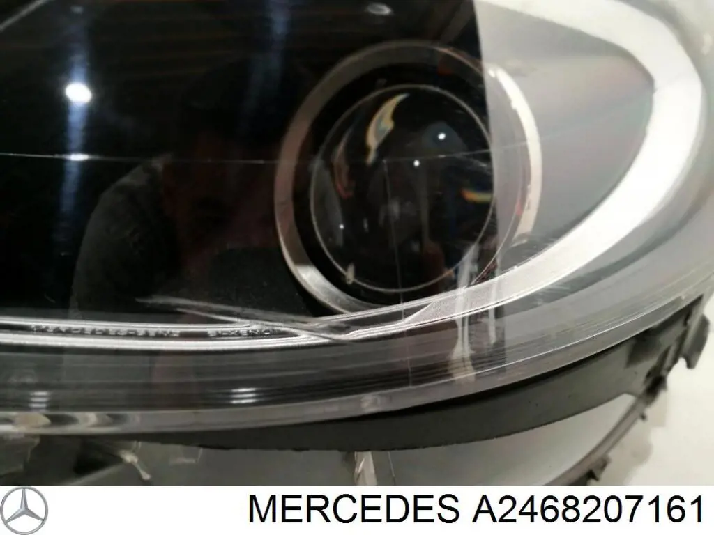 Левая фара 2468207161 Mercedes