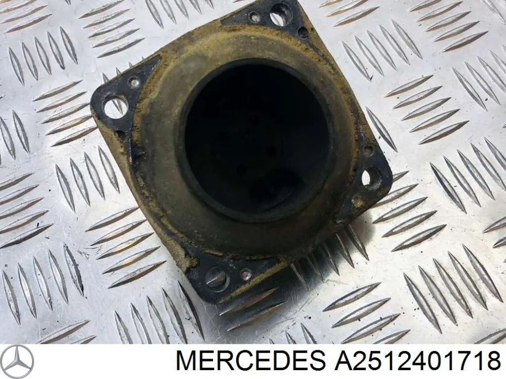 1662400218 Mercedes Опора КПП