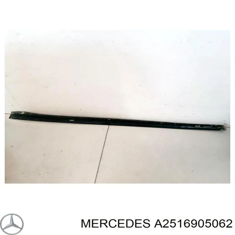 A2516905062 Mercedes Накладка крыши правая