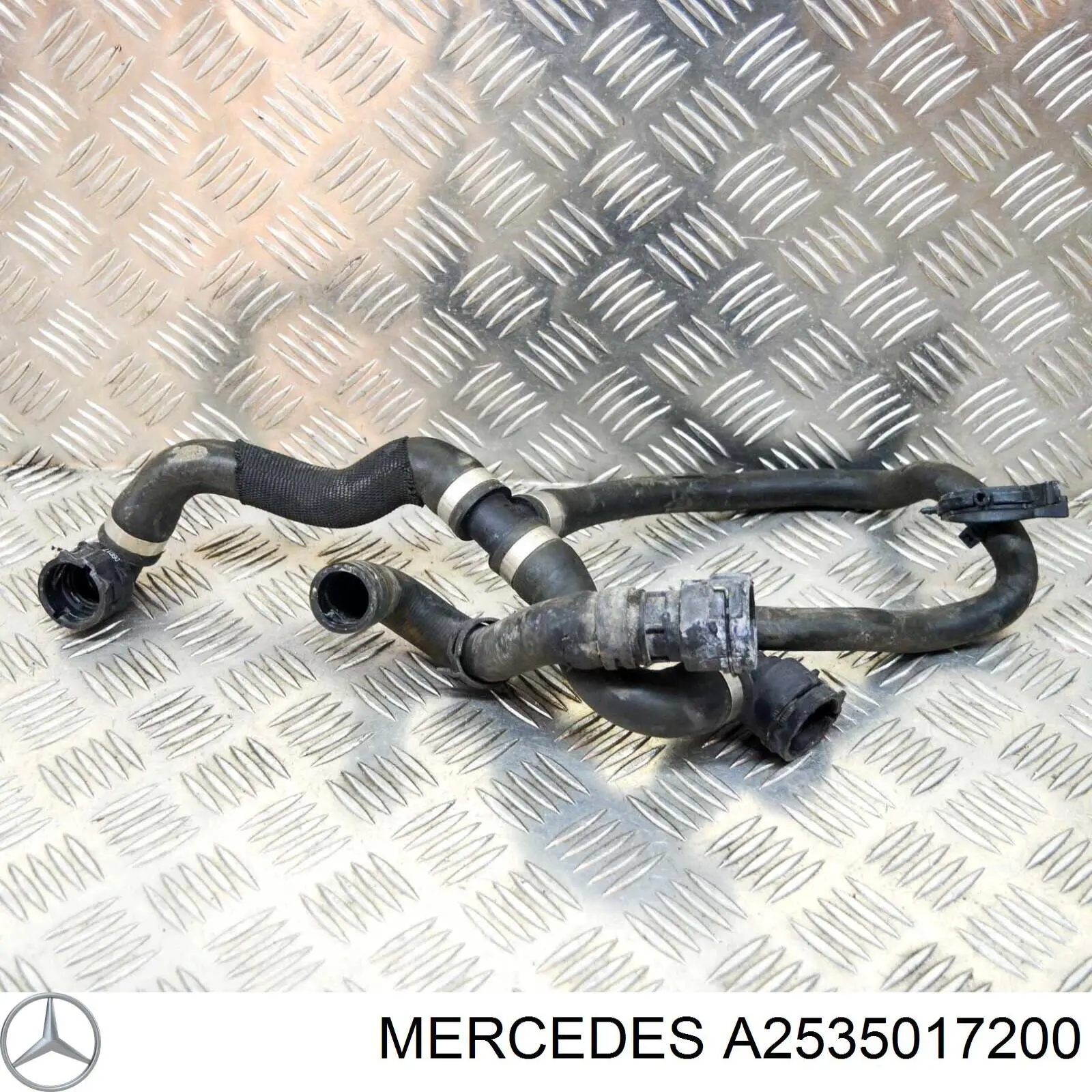 Нижний патрубок радиатора Mercedes A2535017200