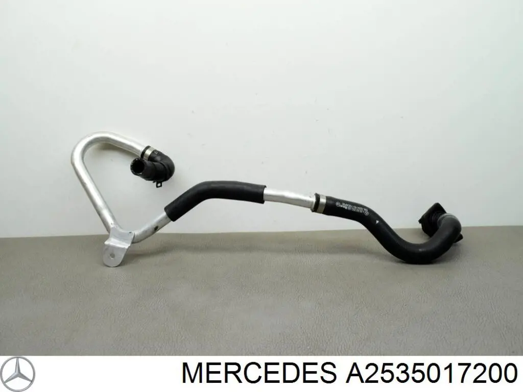 Нижний шлаг радиатора охлаждения A2535017200 Mercedes