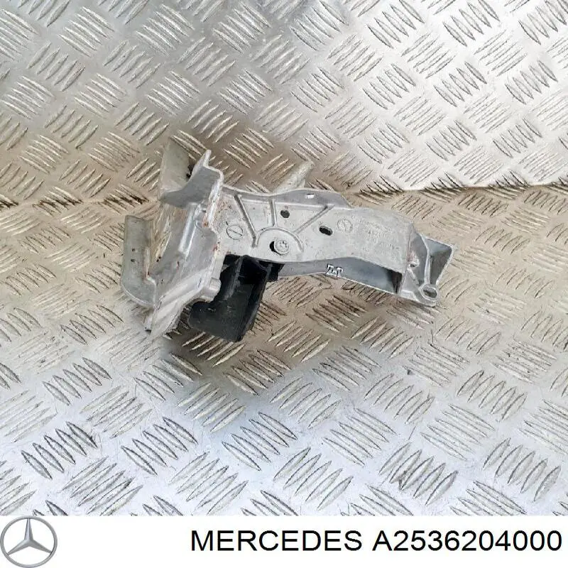 Кронштейн передней панели правый на Mercedes GLC (X253)