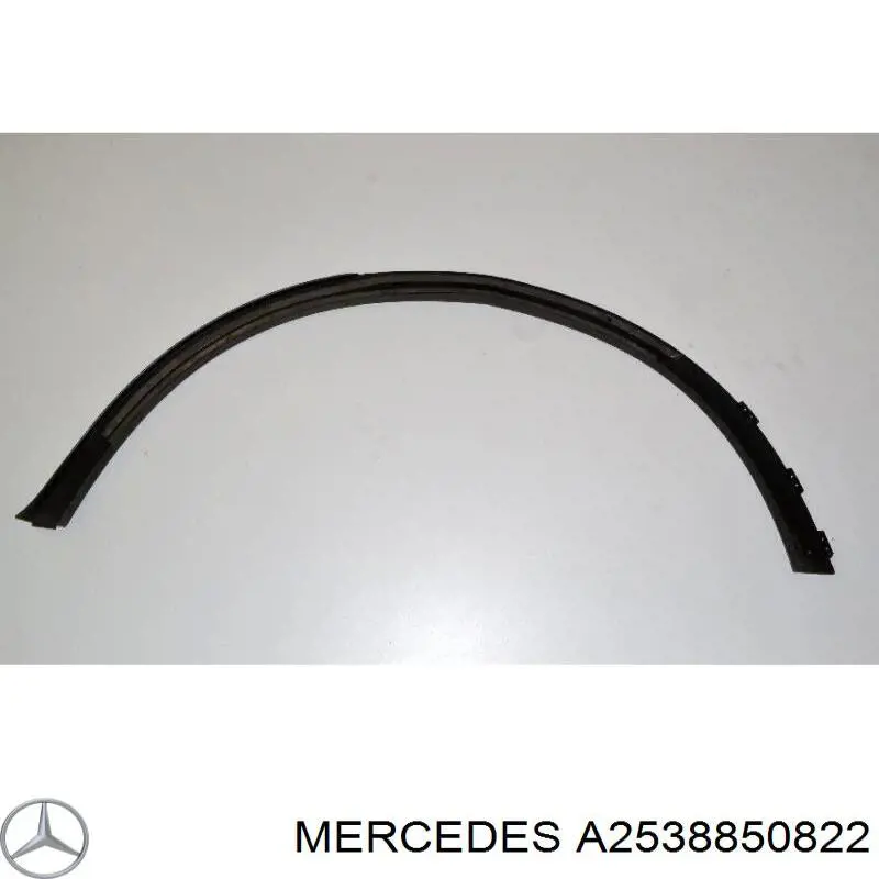 A2538850822 Mercedes expansor direito (placa sobreposta de arco do pára-lama traseiro)