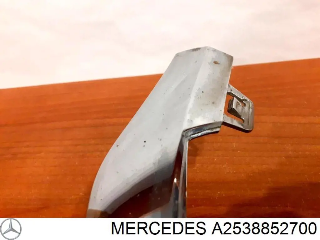 Купить A2538852700 Mercedes Накладка бампера переднего левая