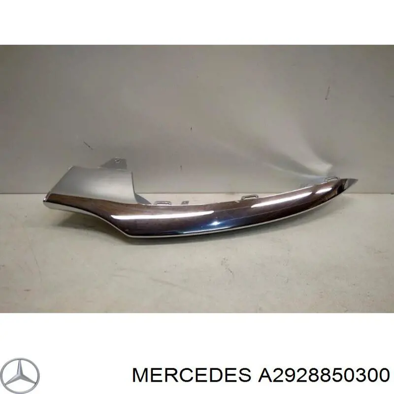 Передний левый клык бампера на Mercedes ML/GLE (W166)