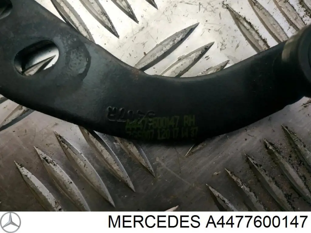 Ролик двери боковой (сдвижной) правый верхний Mercedes A4477600147 цена, от 25.60 USD