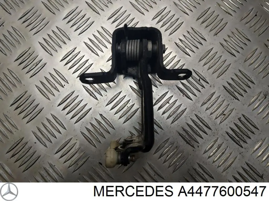 Купить 4477600547 Mercedes Ролик двери боковой (сдвижной) правый центральный