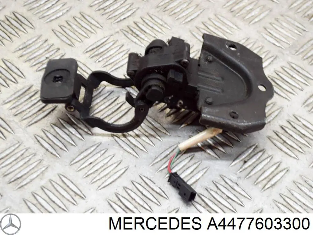  Mercedes A447760330064 цена, от 1303.77 USD