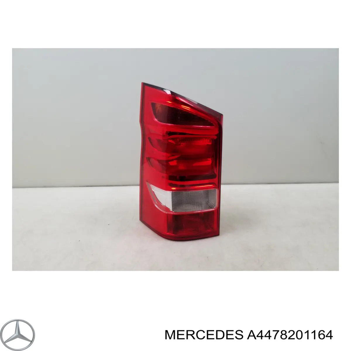 Фонарь задний левый A4478201164 Mercedes