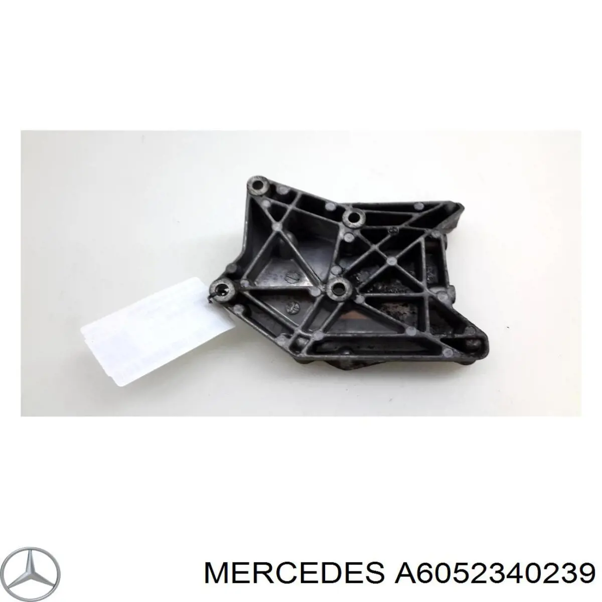 Кронштейн компрессора кондиционера Mercedes R6052340239 цена, от 13.94 USD