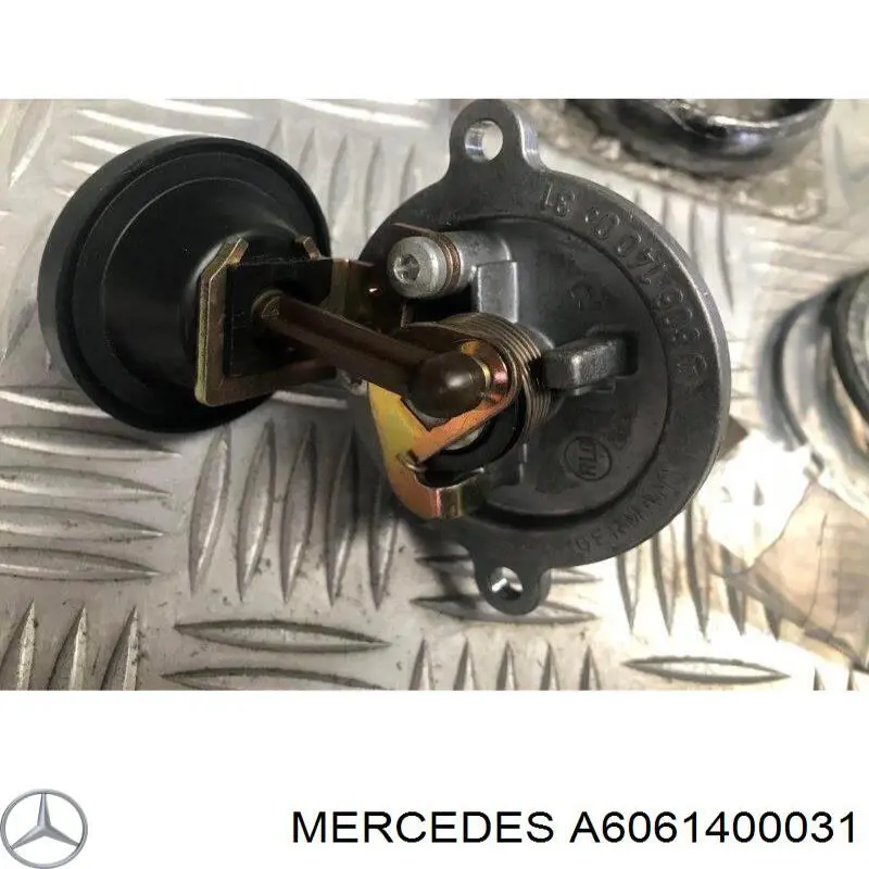 Дроссельная заслонка A6061400031 Mercedes