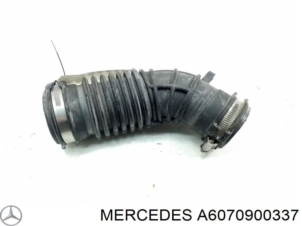 A6070900337 Mercedes cano derivado de ar, saída de filtro de ar