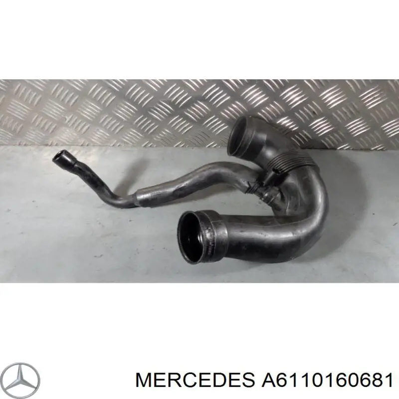 A6110160681 Mercedes cano derivado de ventilação de cárter (de separador de óleo)