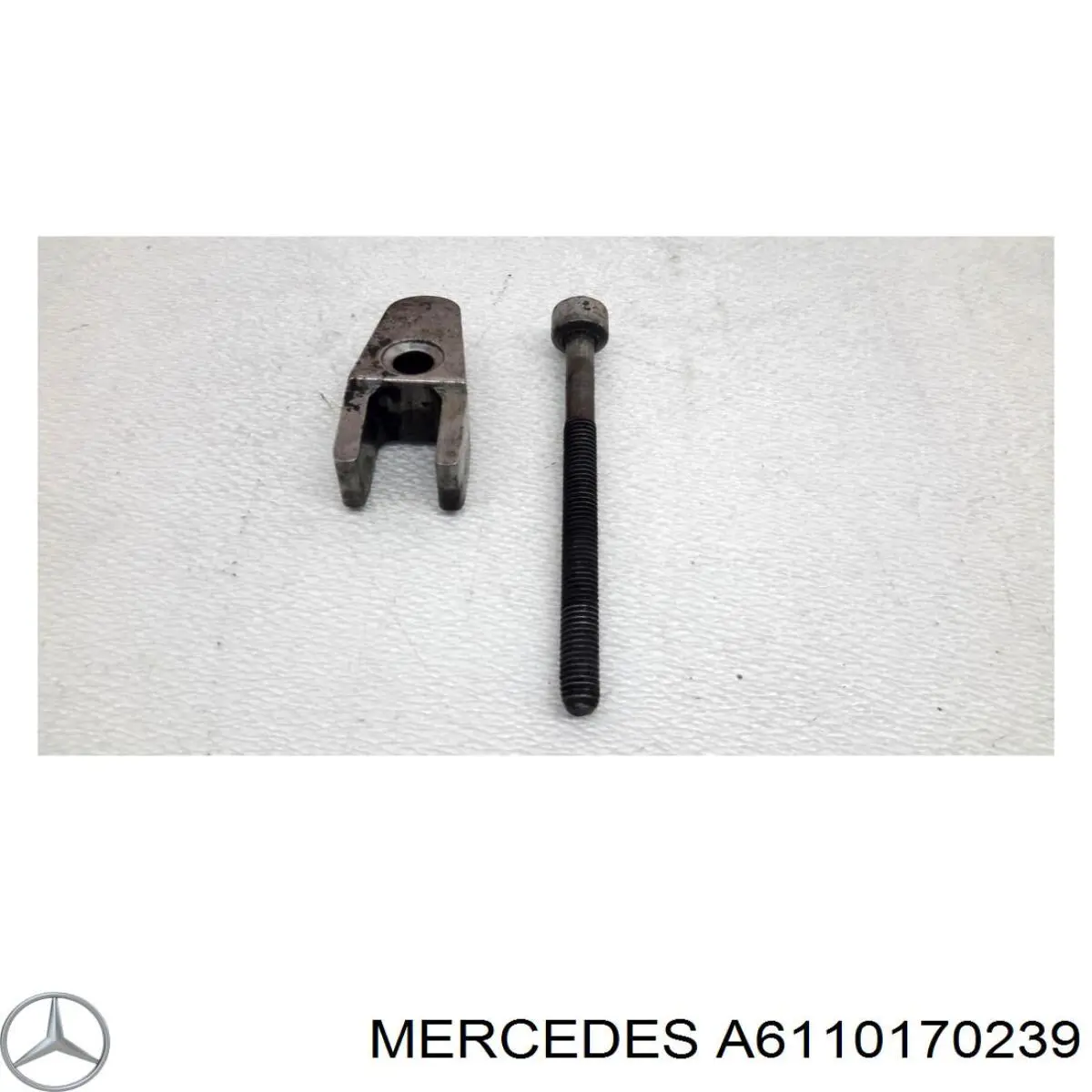 A6110170239 Mercedes кронштейн крепления форсунки