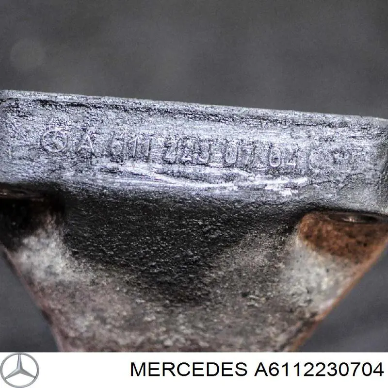 A6112230704 Mercedes кронштейн подушки (опоры двигателя левой)