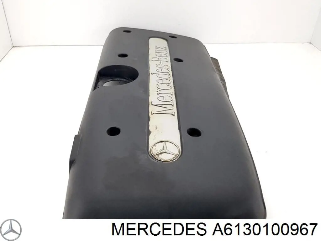 Крышка двигателя A6130100967 Mercedes