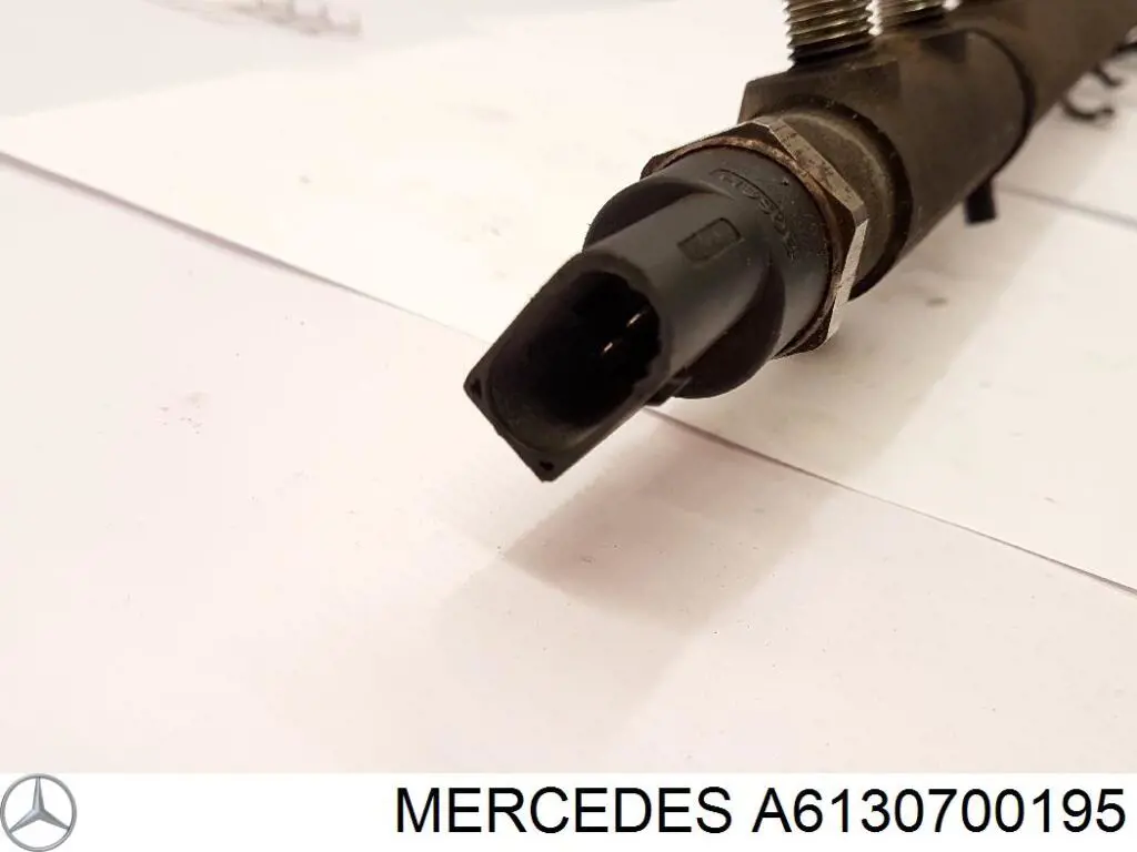 A6130700195 Mercedes distribuidor de combustível (rampa)