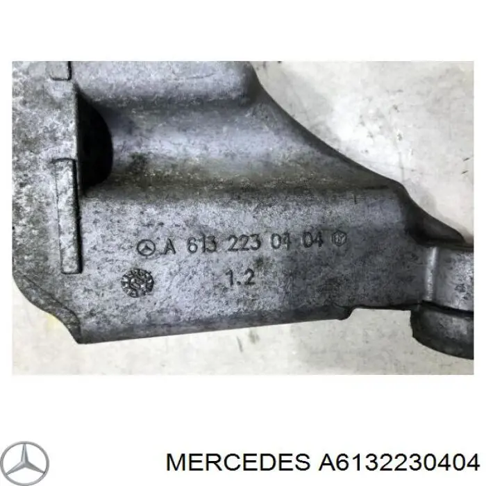 A6132230404 Mercedes consola de coxim (apoio esquerda de motor)