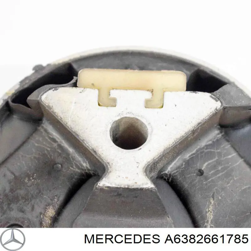 Опора КПП на Mercedes Vito I 638