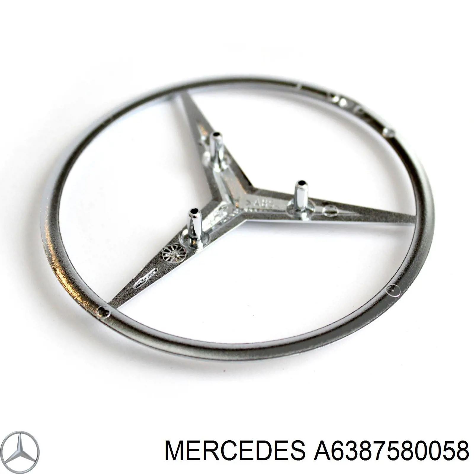 A6387580058 MERCEDES Emblema original y equivalente