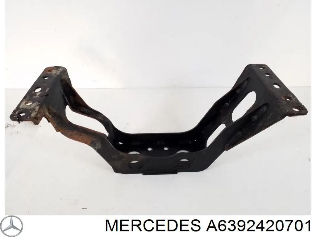 Балка крепления коробки передач A6392420701 Mercedes