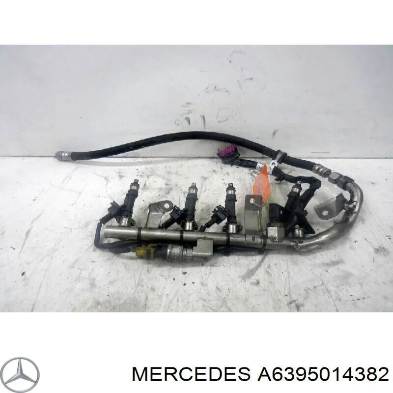 Tubería de radiador arriba A6395014382 Mercedes