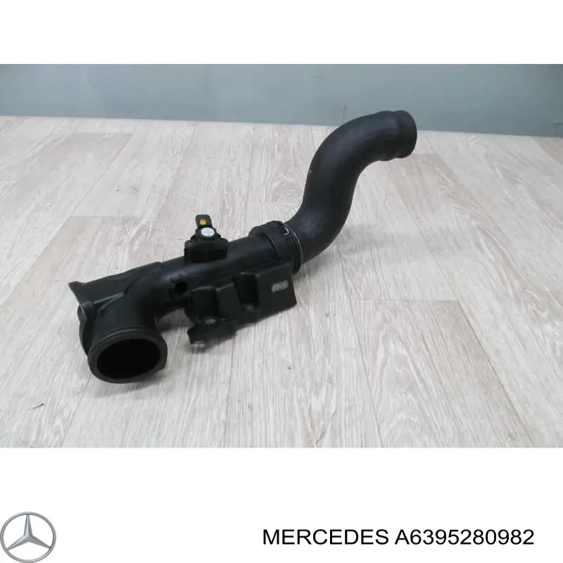 Шланг/патрубок интеркуллера Mercedes A6395280982 цена, от 32.38 USD
