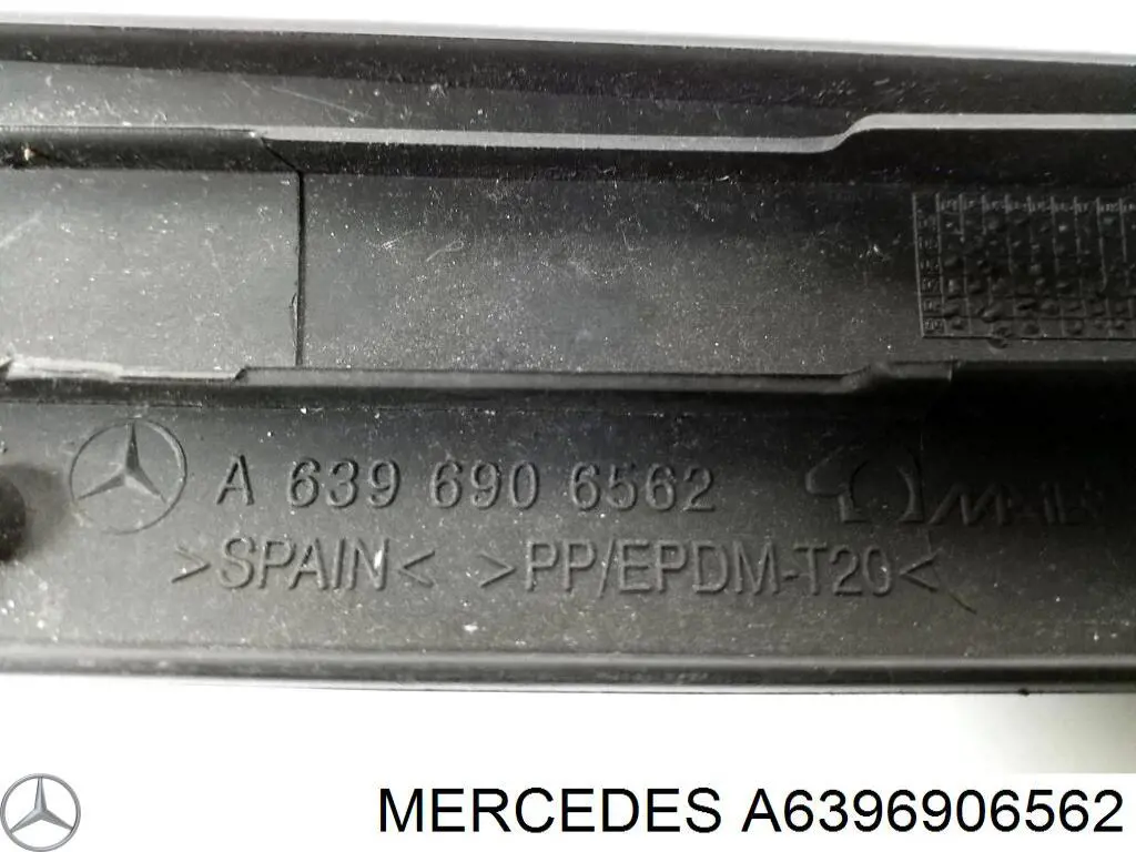 Купить A6396906562 Mercedes Рейлинг крыши правый