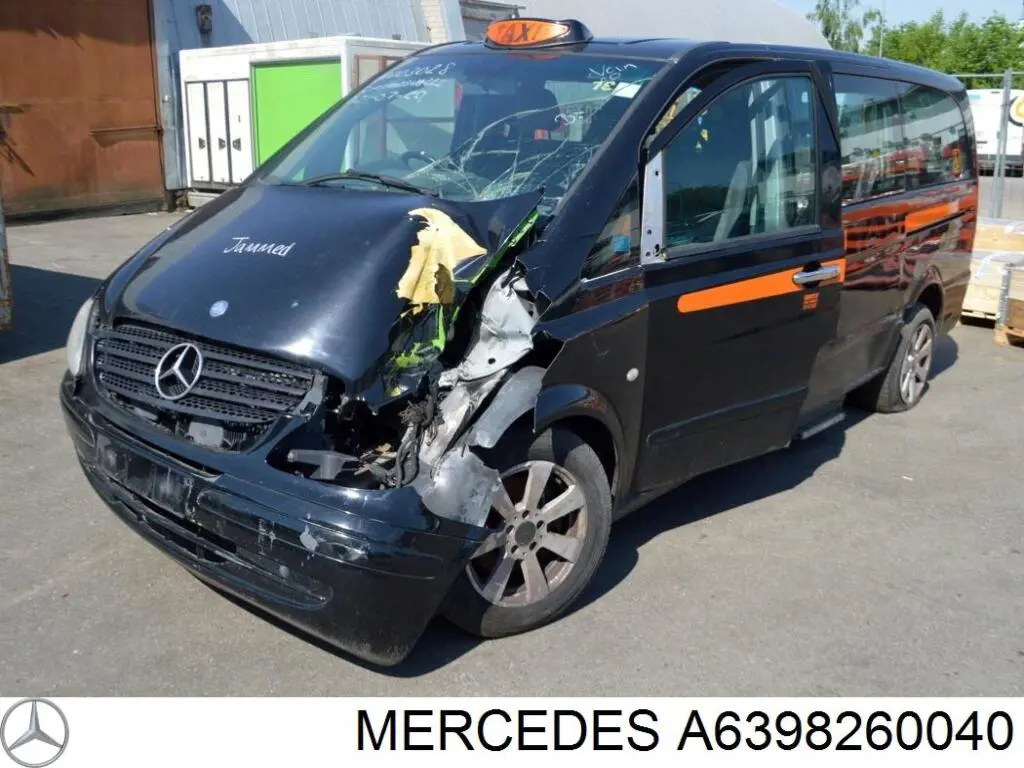 Левый отражатель заднего бампера A6398260040 Mercedes