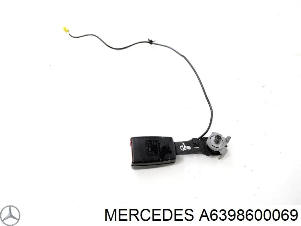 Рычаг (замок) фиксации ремня безопасности передний левый A63986000699051 Mercedes