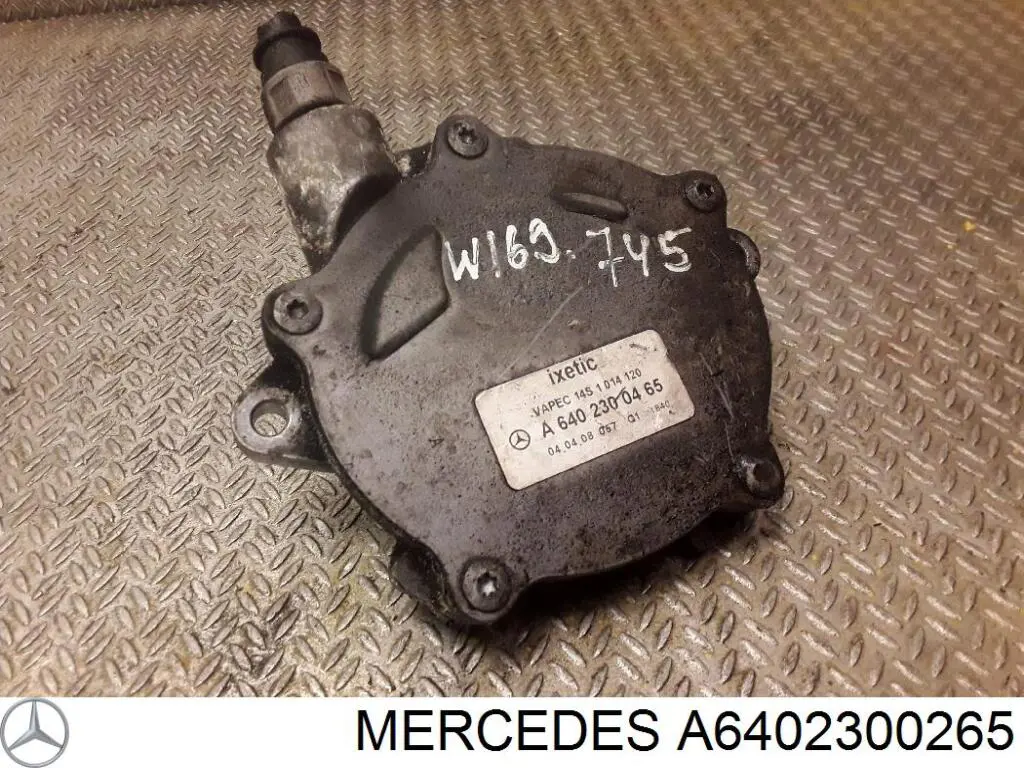 Насос вакуумный Mercedes 6402300265