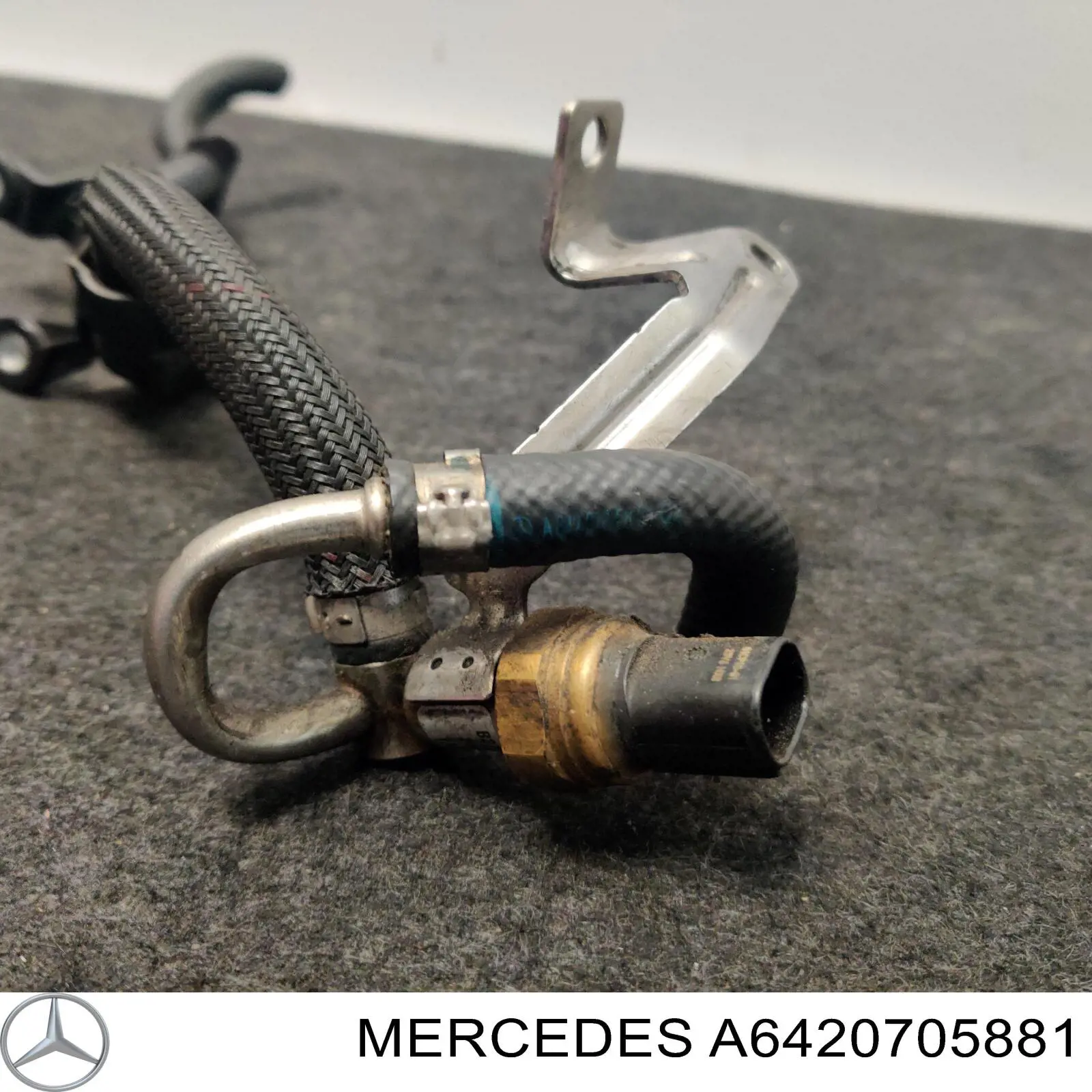 Топливный шланг A6420705881 Mercedes
