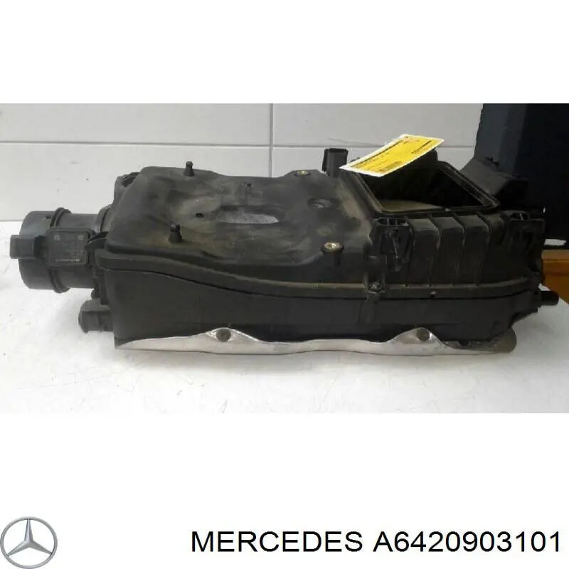6420903501 Mercedes Корпус воздушного фильтра левый